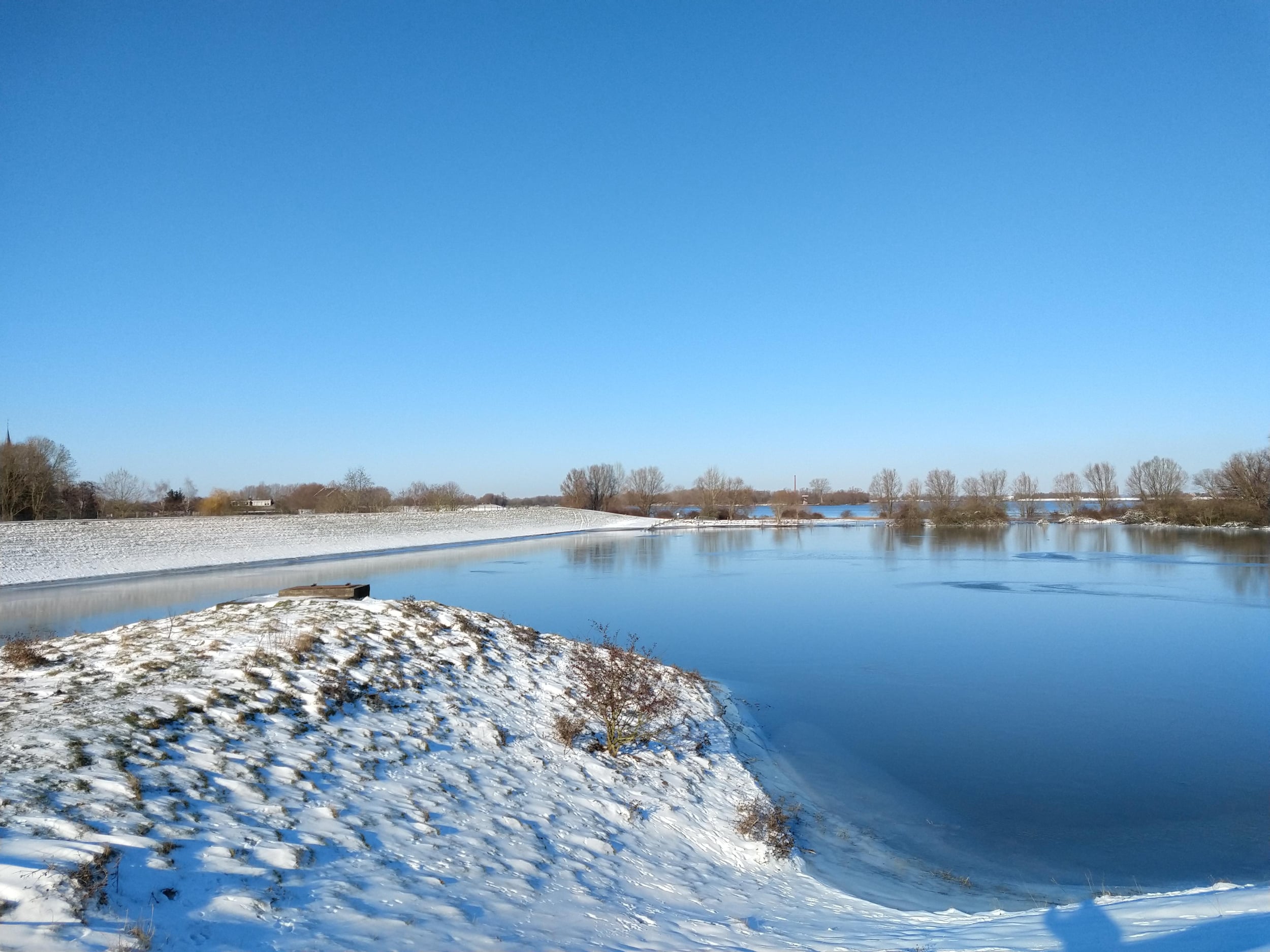 Decoratieve afbeelding van Nederlandse natuur. Tevens aanklikbaar gebied wat linkt naar de pagina over verslavingscoaching.